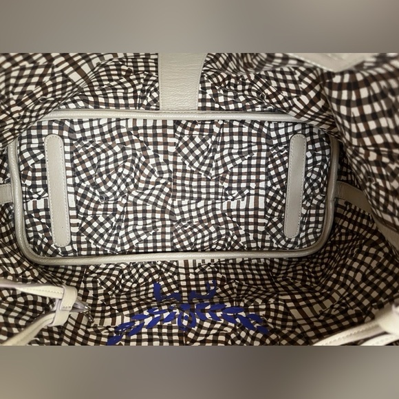 ๐SOLD๐ MCM Beige Women's Liz Shopper Visetos Medium No Zip Pouch With Dustbag - Picture 9 of 10